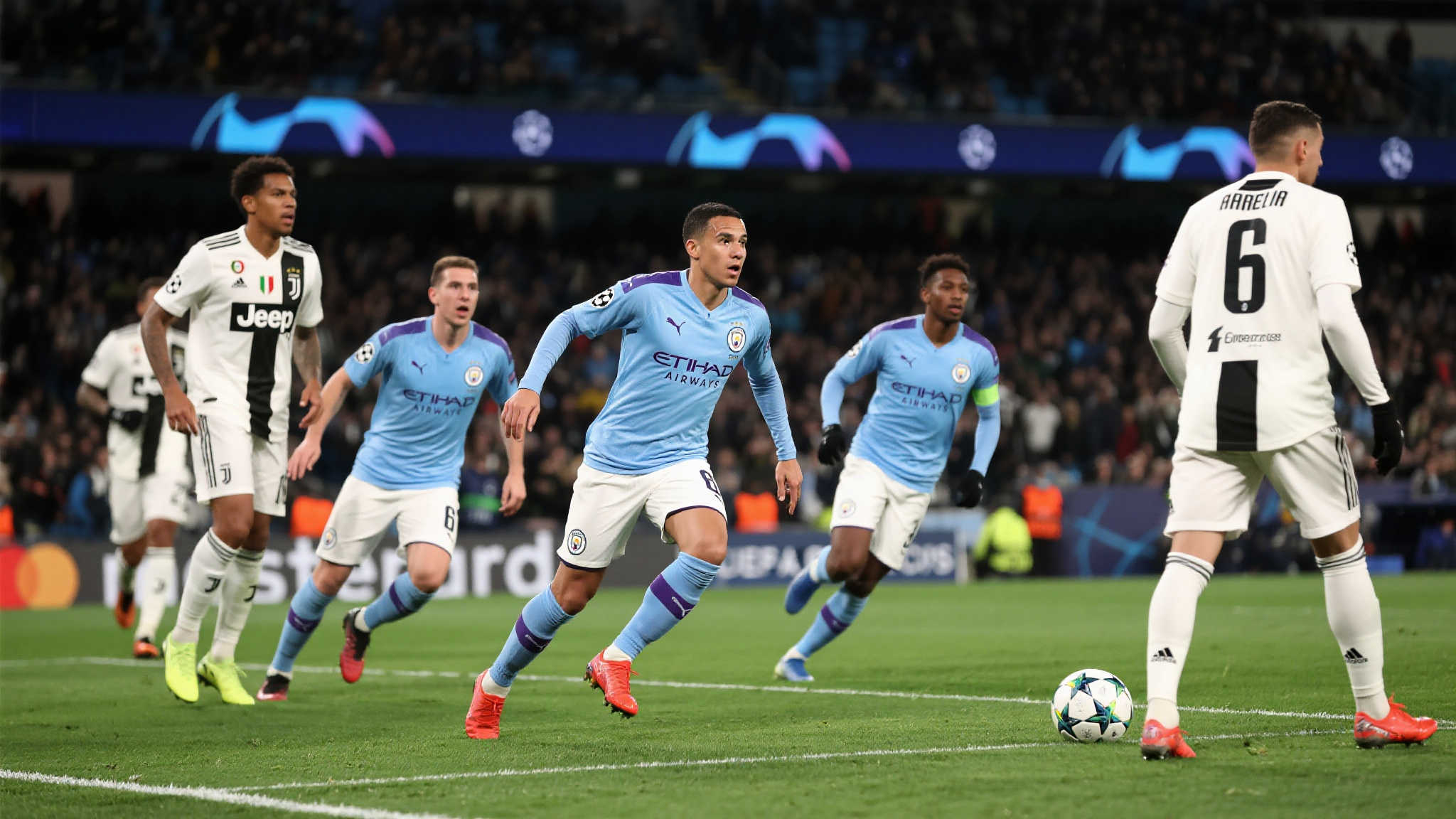 曼城6球横扫艾因!联手尤文晋级,末轮为小组头名决战避开皇马 在一场备受瞩目的欧冠比赛中,曼城以6-0的压倒性优